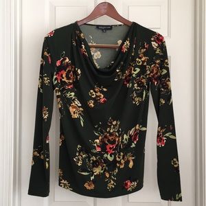 Jones New York Signature Top Size M Green Long Sleeves